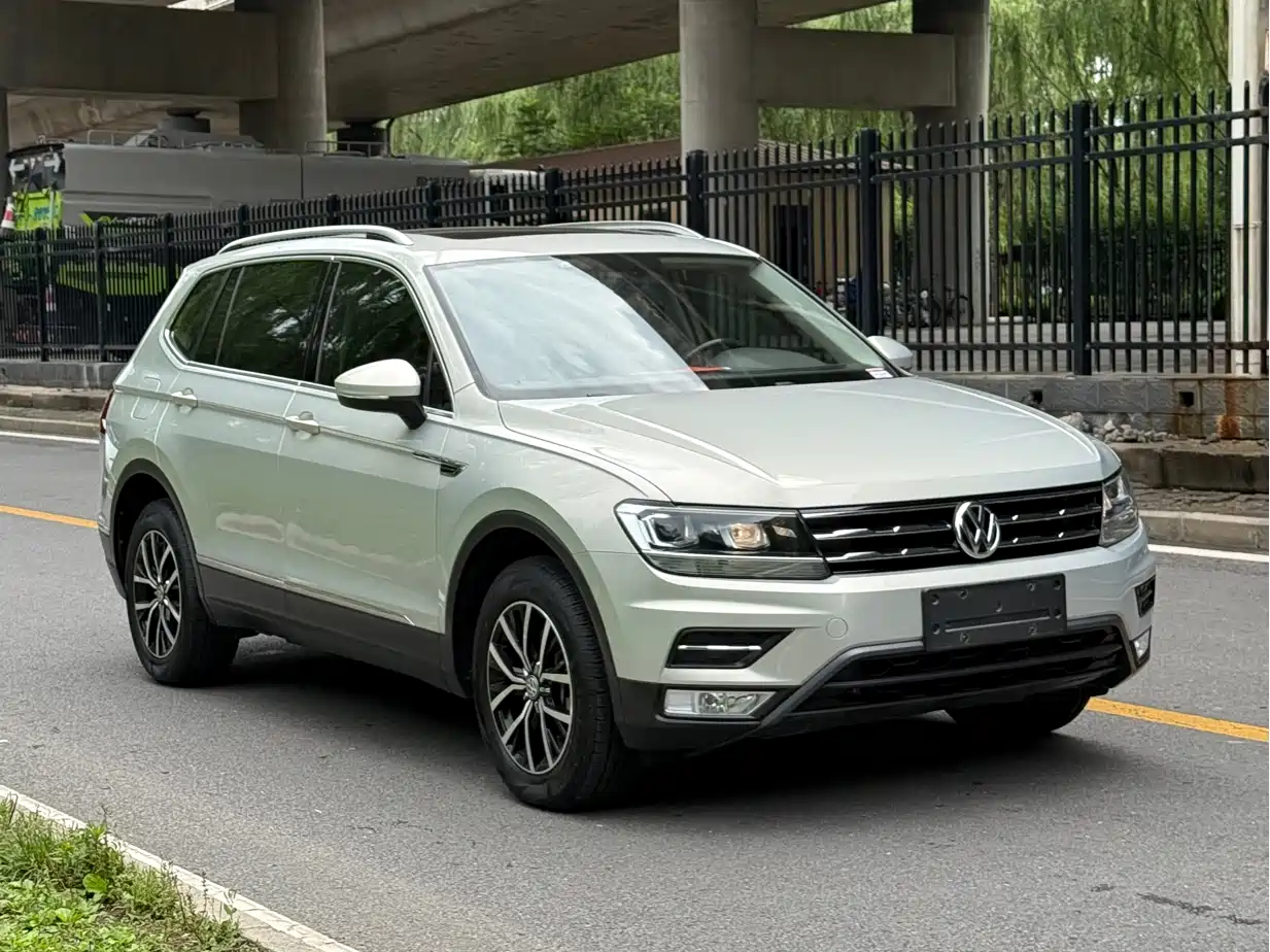 Volkswagen Tiguan L 2017 330TSI Automatic 2WD Luxury Edition фото 3