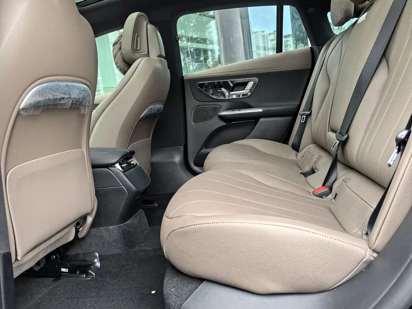 Mercedes-Benz EQE 2025 Model 500 4MATIC Luxury Edition фото 9