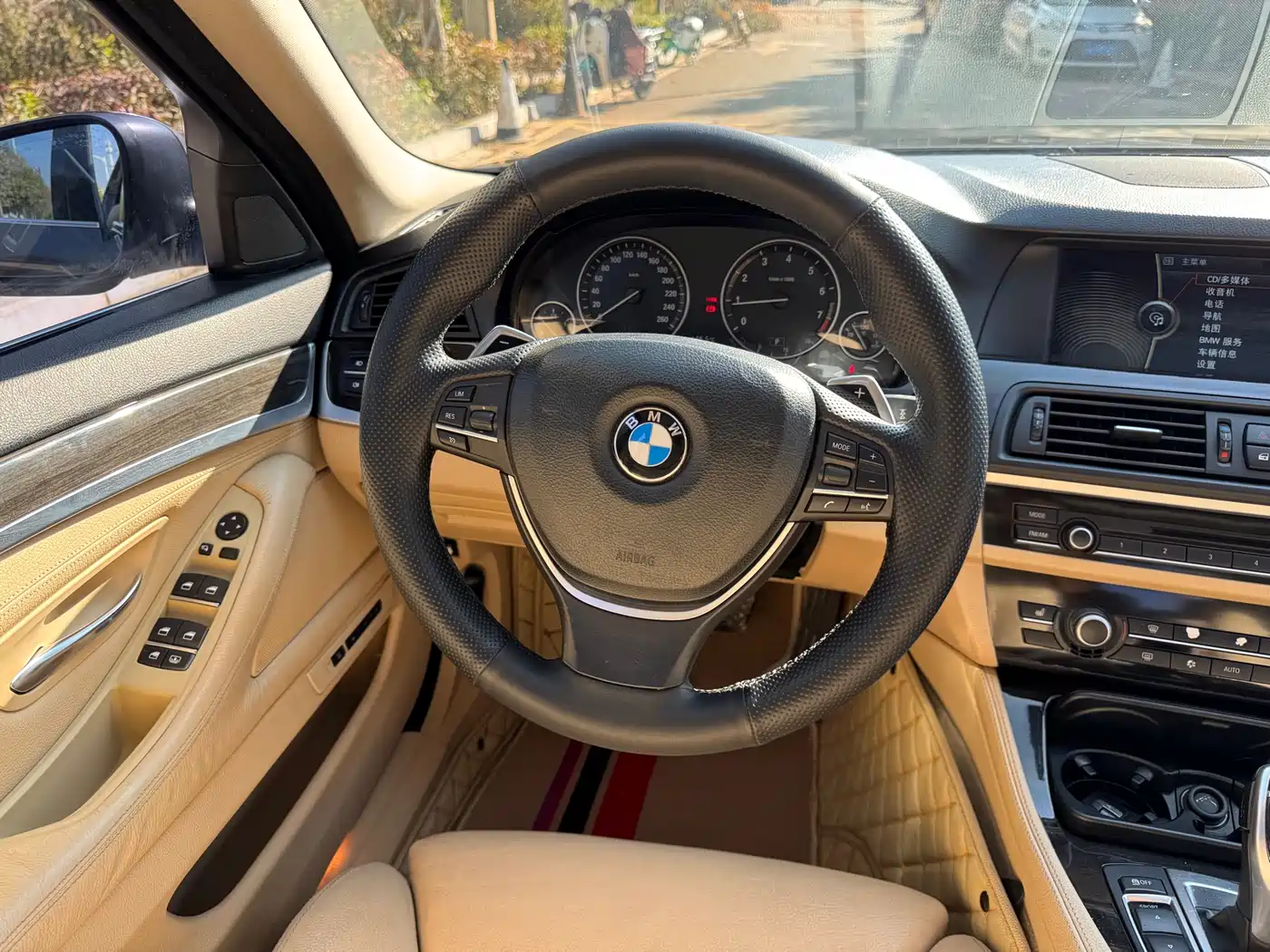BMW 5 Series 2012 535Li Luxury фото 12