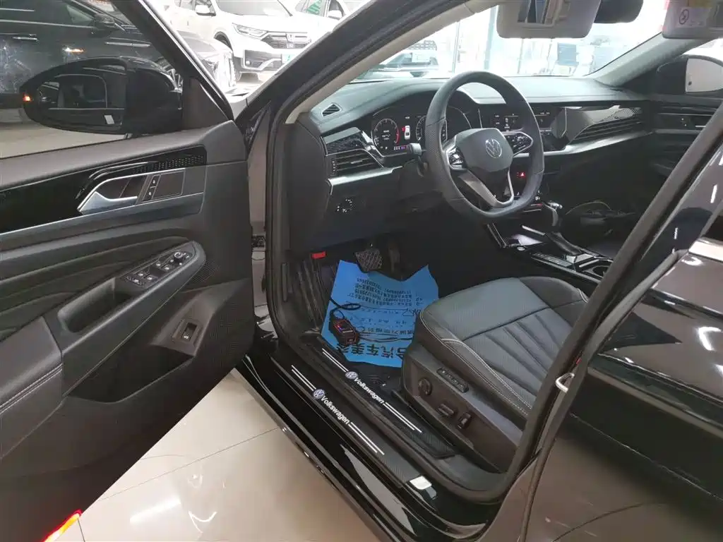 Volkswagen Passat 2024 330TSI Elite Edition фото 12