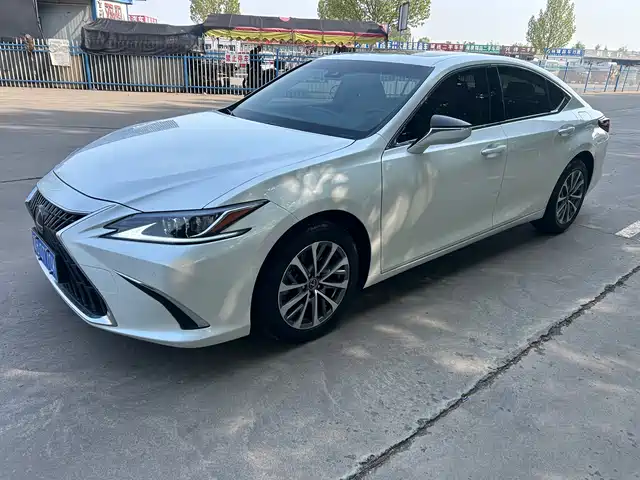 LEXUS ES 2023