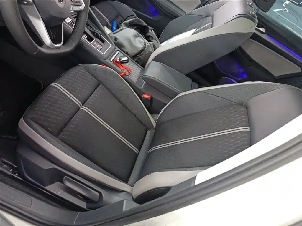 Volkswagen Golf 2025 Facelift 300TSI Pro фото 11