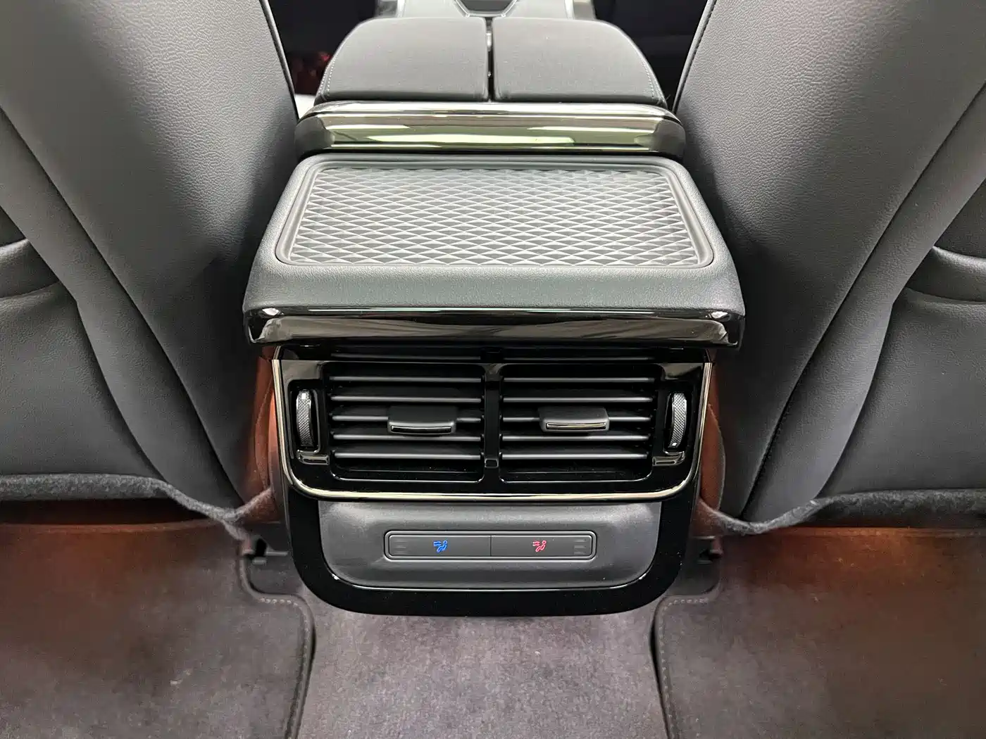 Land Rover Range Rover Evoque 2026 Range Rover Evoque L SE фото 17