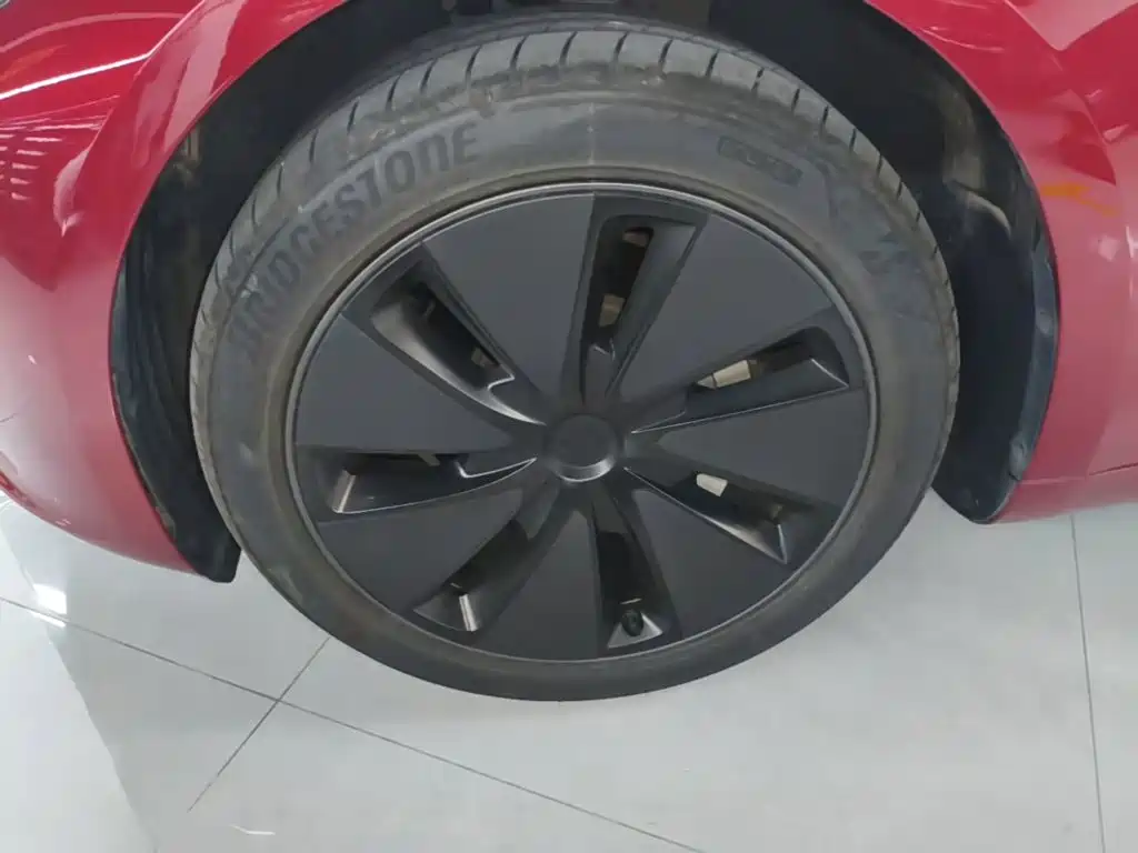 Tesla Model 3 2026 2025 Model Year Facelift Rear-Wheel Drive