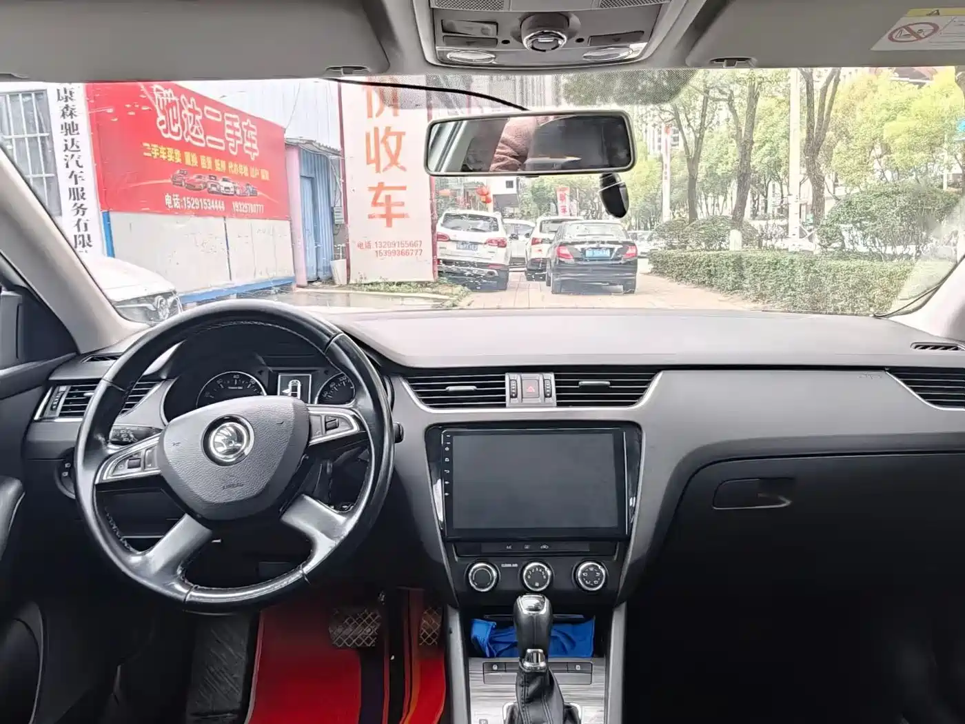 Škoda Octavia 2016 1.6L Automatic Smart Edition фото 5