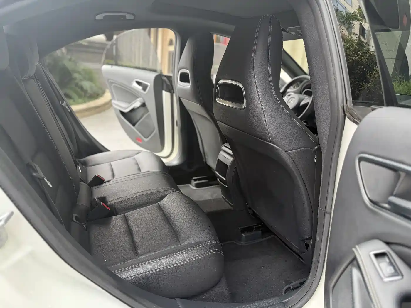 Mercedes-Benz CLA (Import) 2016 CLA 200 Sport фото 4