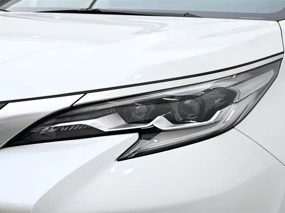 Toyota Sienna 2021 2.5L Hybrid Premium Edition фото 9