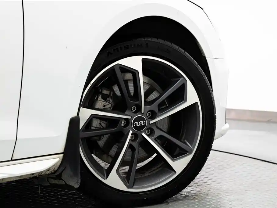 Audi A4L 2023 40 TFSI Fashion Dynamic фото 19