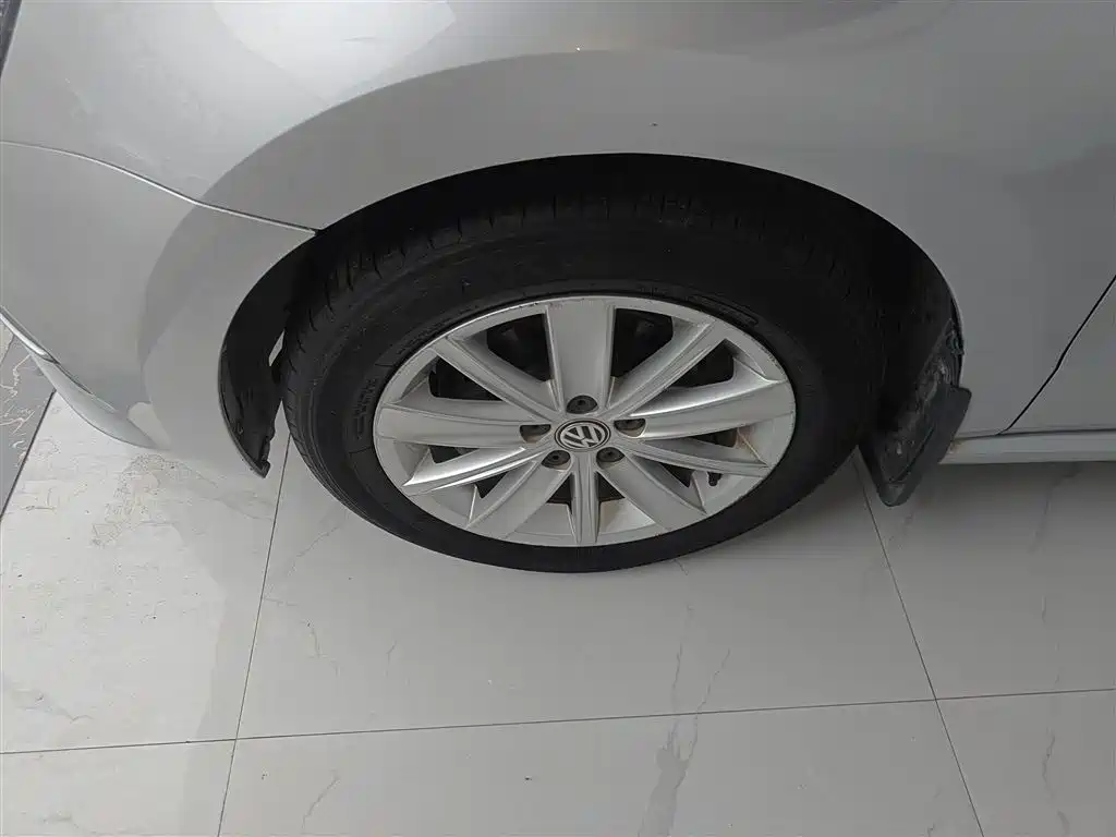 Volkswagen Polo 2014 1.4L Automatic Comfort Edition фото 20
