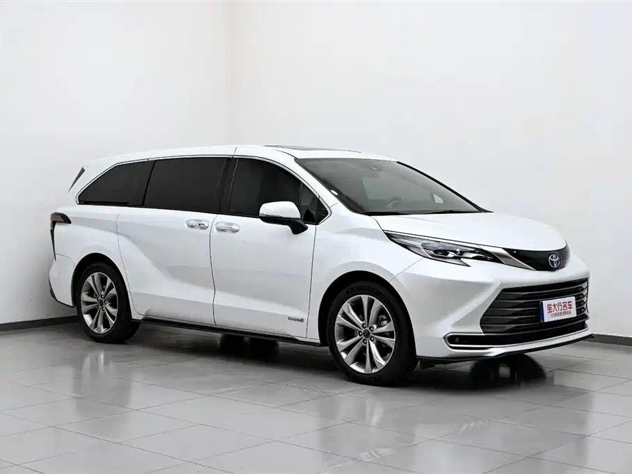 Toyota Sienna 2021 2.5L Hybrid Premium Edition фото 4