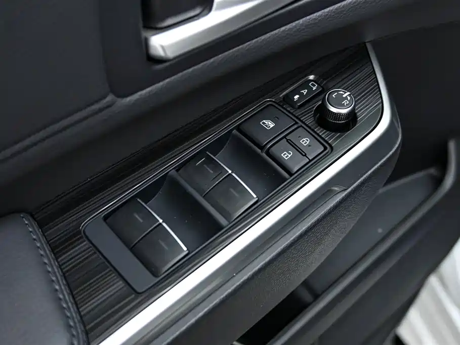Toyota Sienna 2021 2.5L Hybrid Premium Edition фото 23