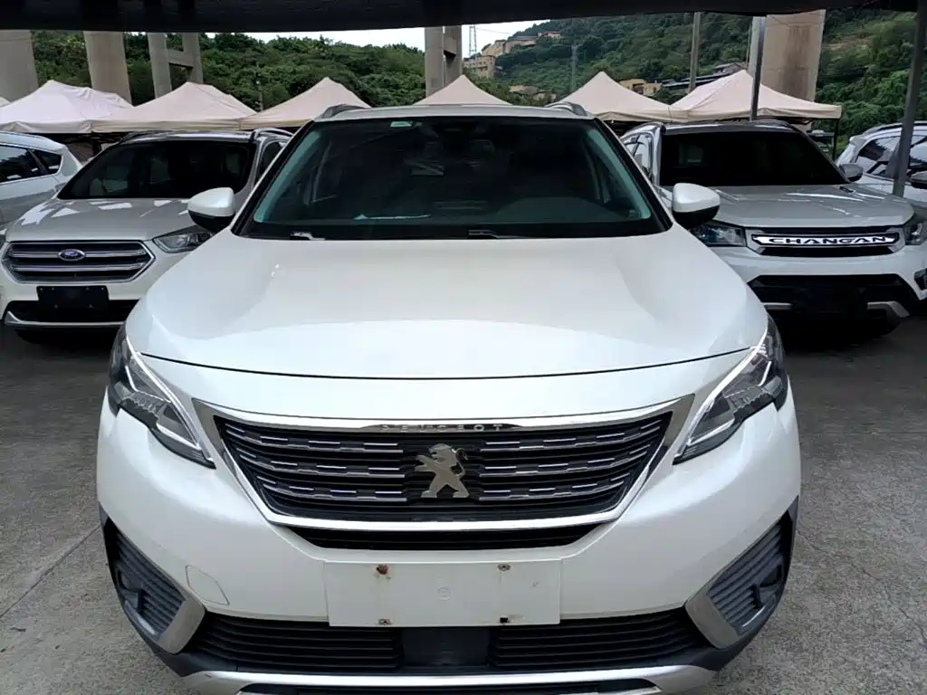 Photo 3 - Peugeot 5008