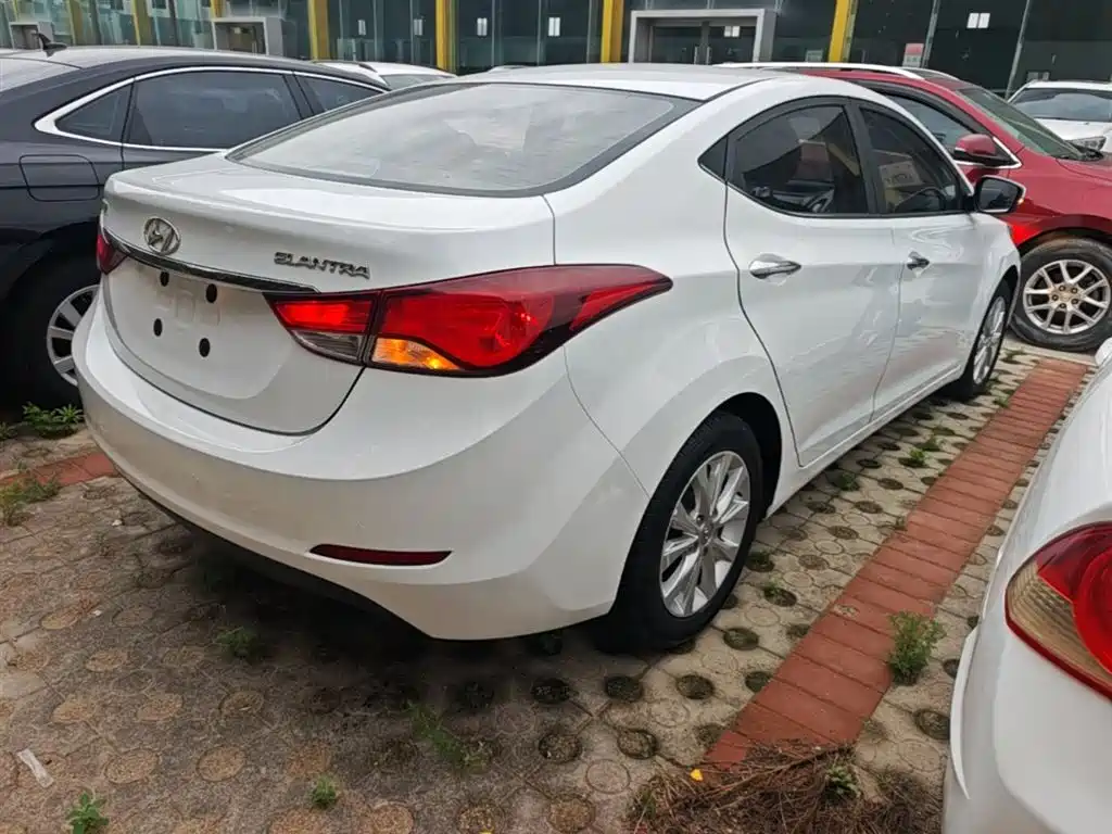Hyundai Langdong 2016 1.6L Automatic Premium Edition фото 7