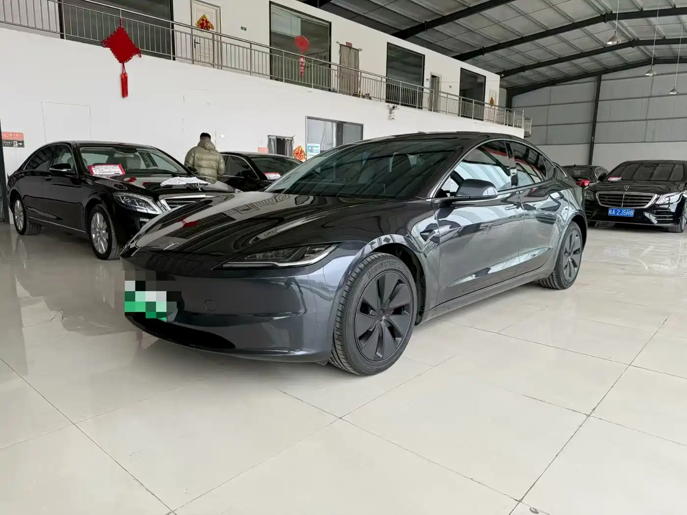 TESLA MODEL 3
