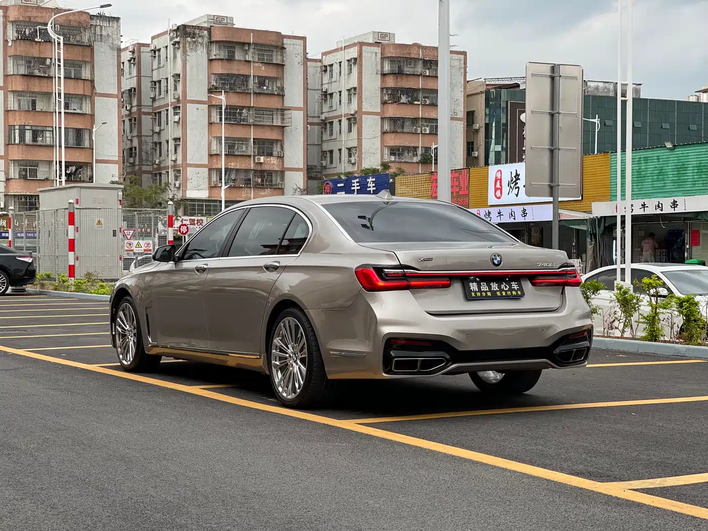 BMW 7 Series 2013 Model 740Li Luxury фото 4