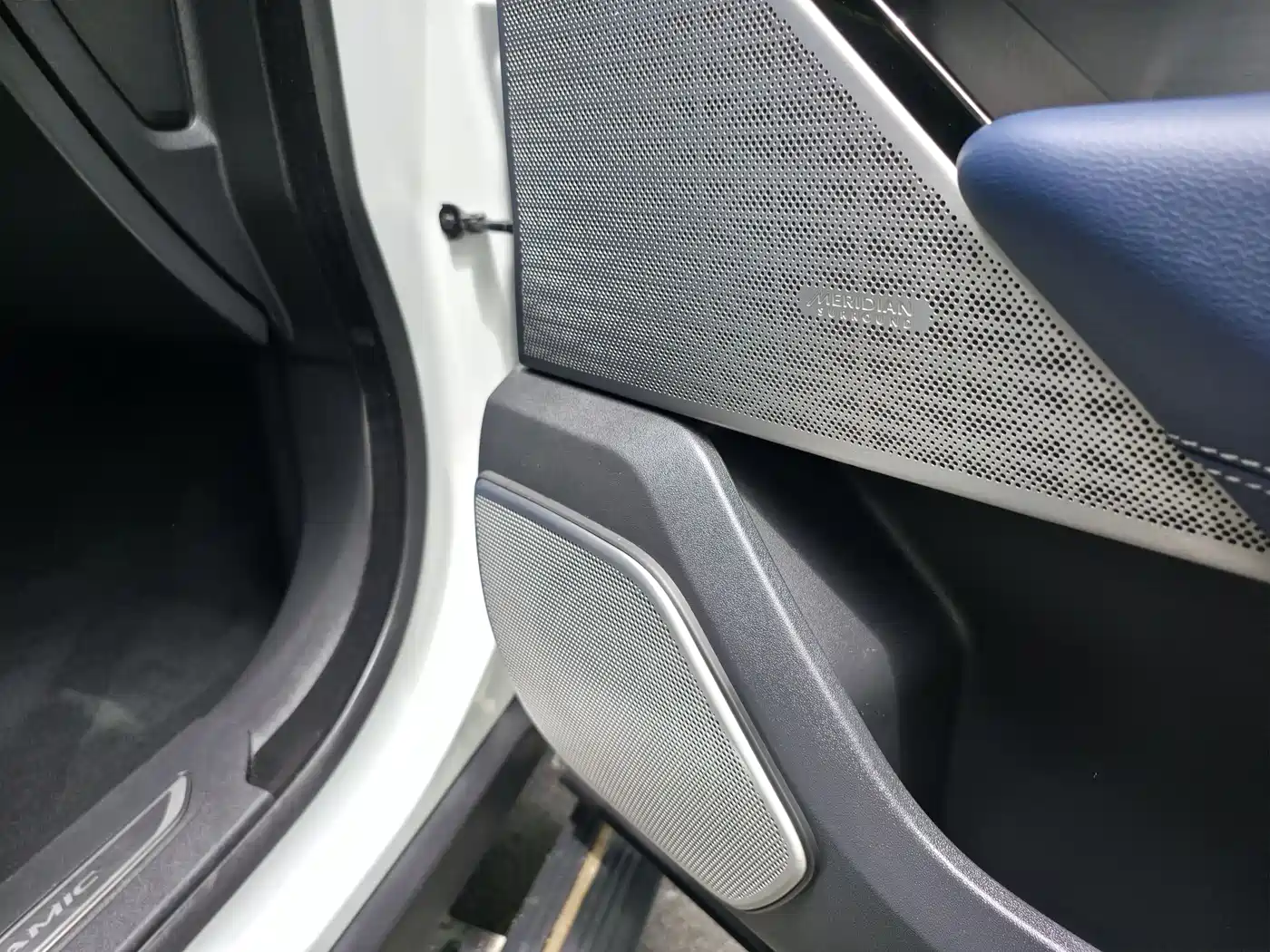 Land Rover Range Rover Velar 2018 P380 R-DYNAMIC HSE фото 9