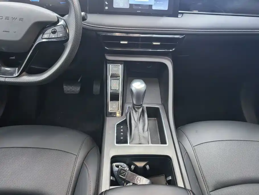 Roewe i5 2025 2023 1.5L CVT Luxury Edition