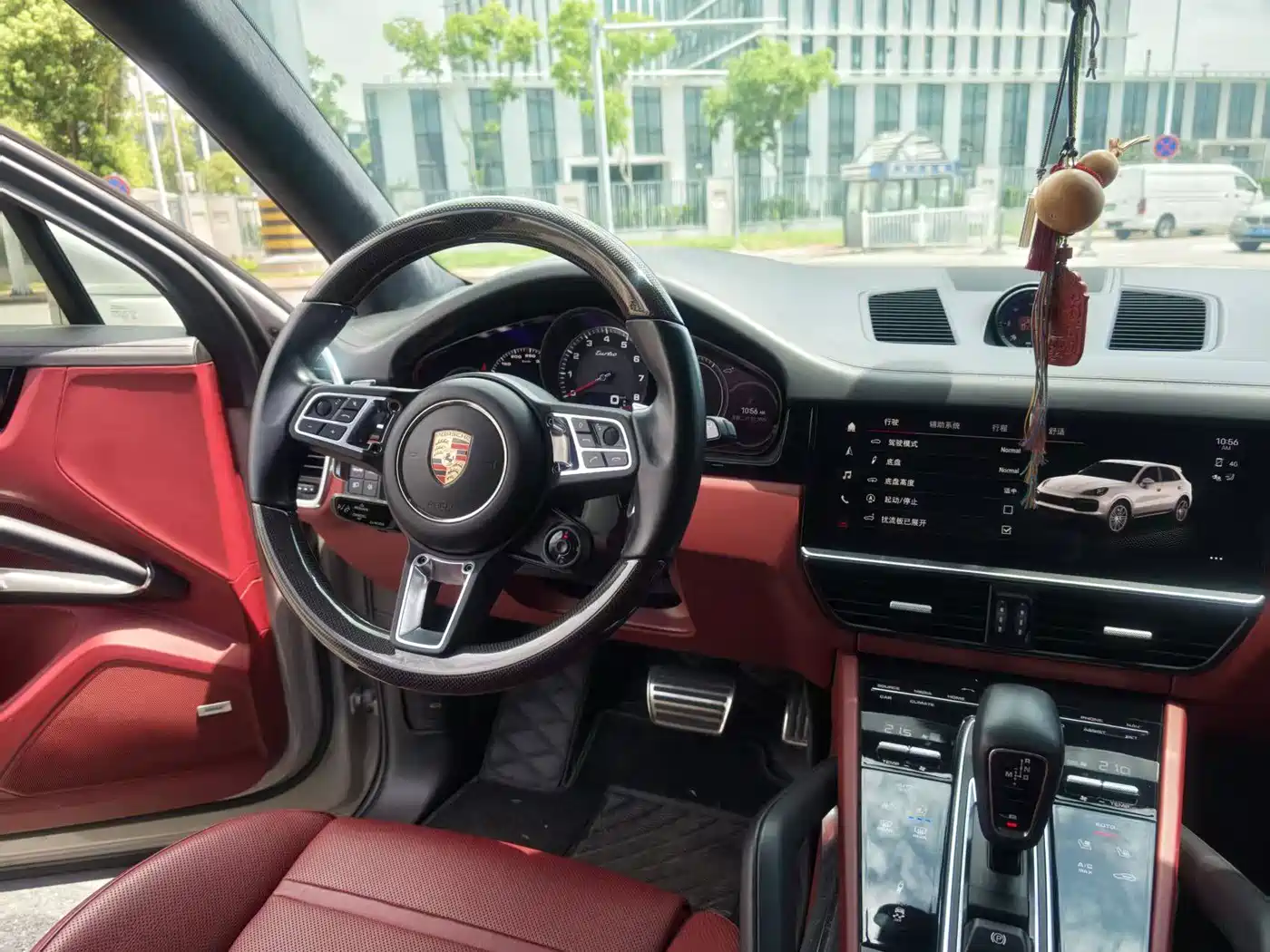 Фото 8 - Porsche Cayenne