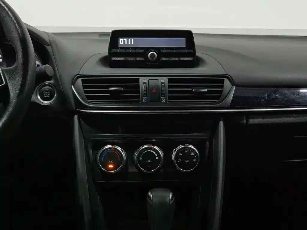 Photo 12 - Mazda CX-4