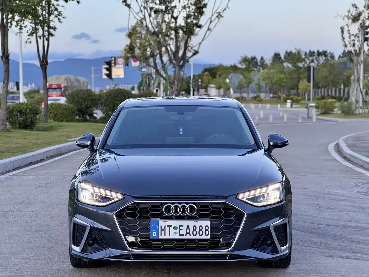 Audi A4L 2020 40 TFSI Fashion Dynamic Edition фото 2