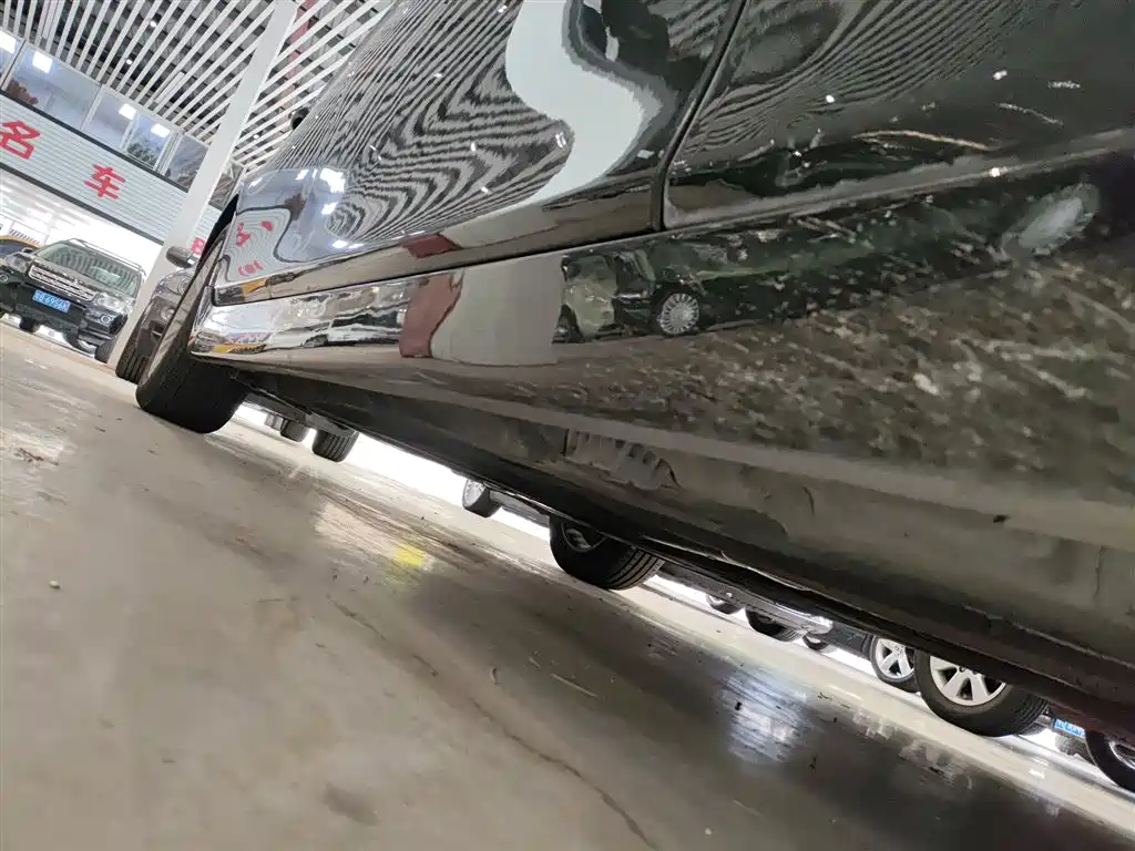 BMW 5 Series 2014 525Li Leading фото 18