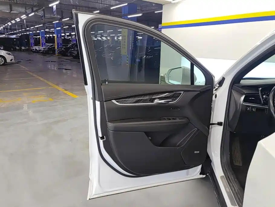 Cadillac XT6 2022 2022 2.0T 6-Seater 2WD Luxury Edition