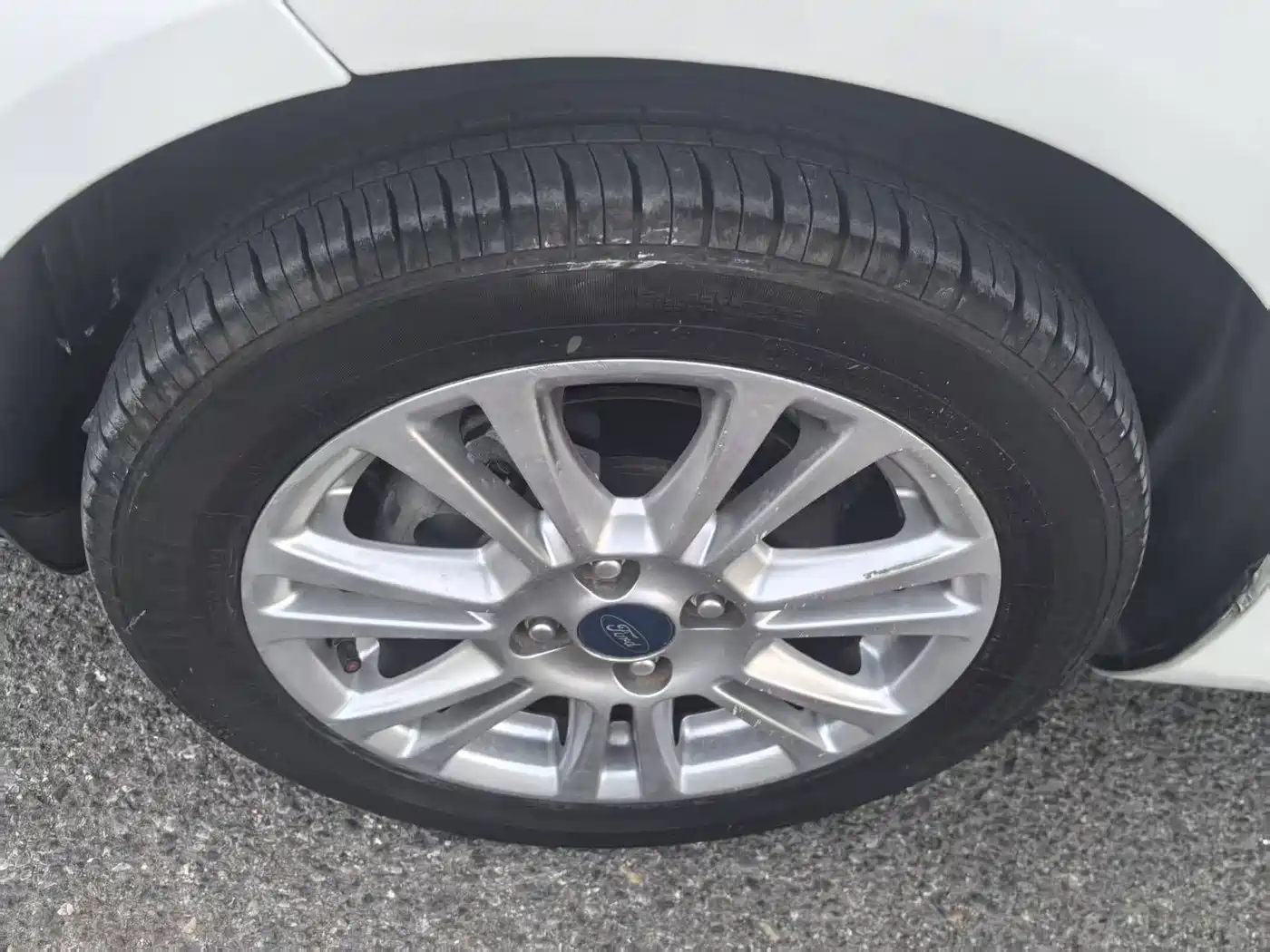 Ford Fiesta 2015 2013 Sedan 1.5L Automatic Elegance Model