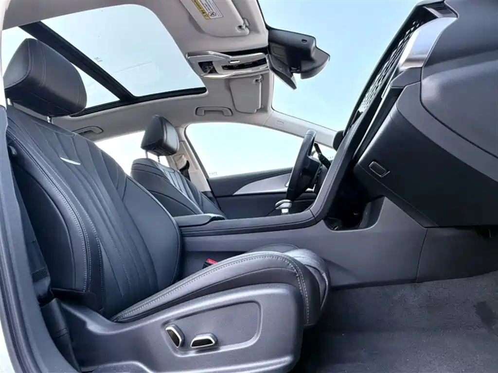 Hongqi H5 2023 1.5T HEV Smart Connect Flag Comfort фото 7