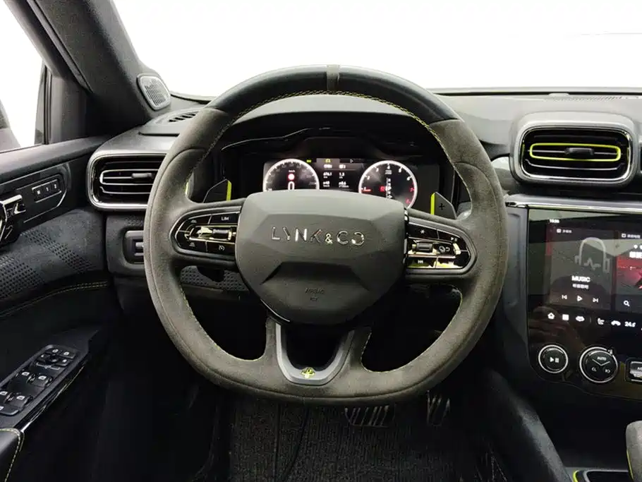 Lynk & Co 03 2022 03+ 2.0TD Auto Wind Rider Edition фото 15