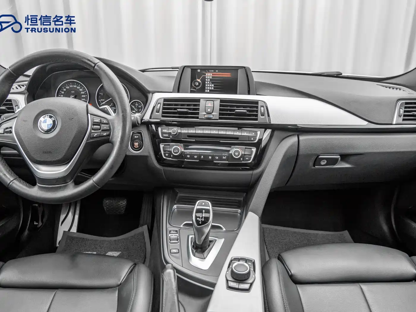 BMW 3 Series 2017 320i M Sport фото 13