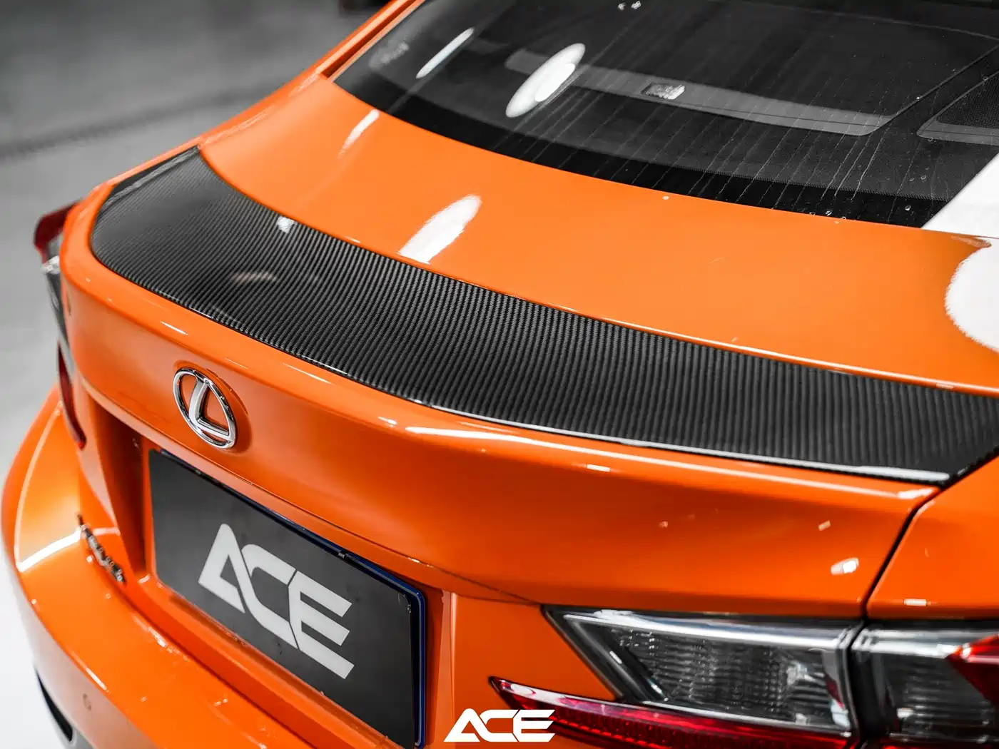 Lexus RC F 2016 F 5.0L Carbon Fiber Edition фото 18