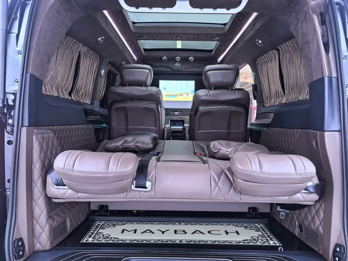 Mercedes-Benz V-Class 2018 V 260 L Premium Long Wheelbase Edition China VI фото 10