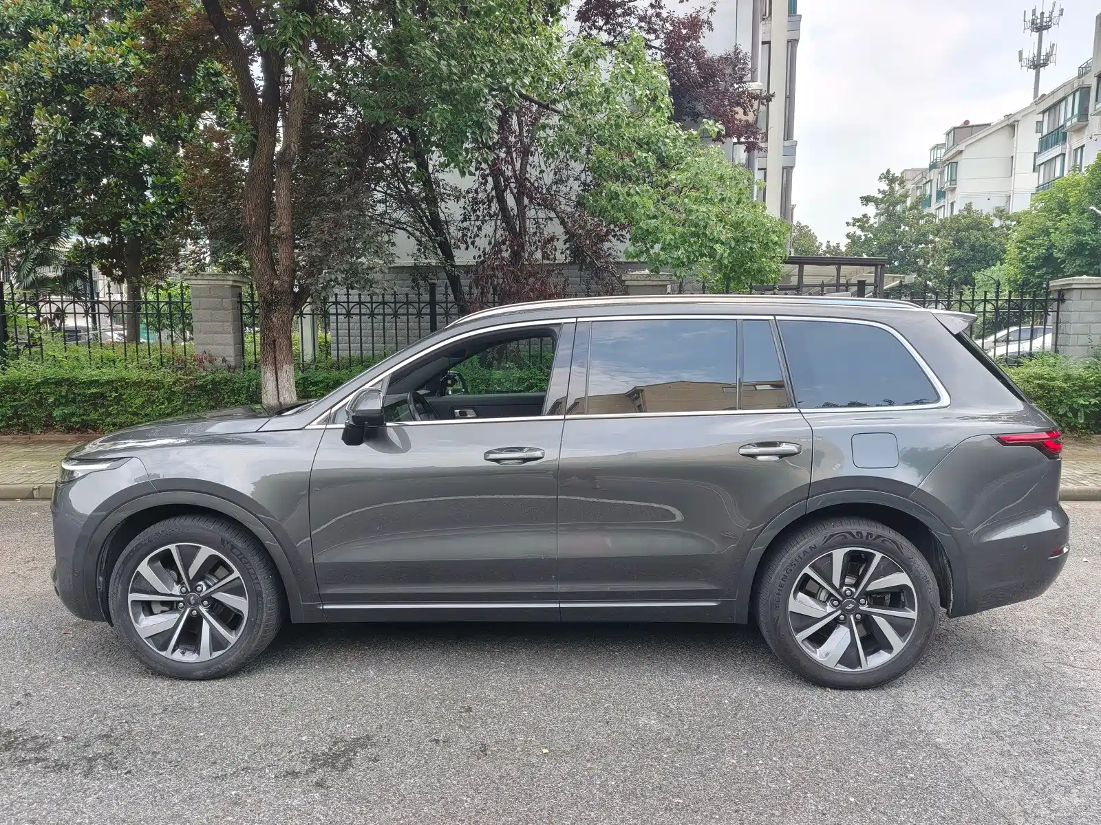 Фото 3 - Li Auto Li ONE