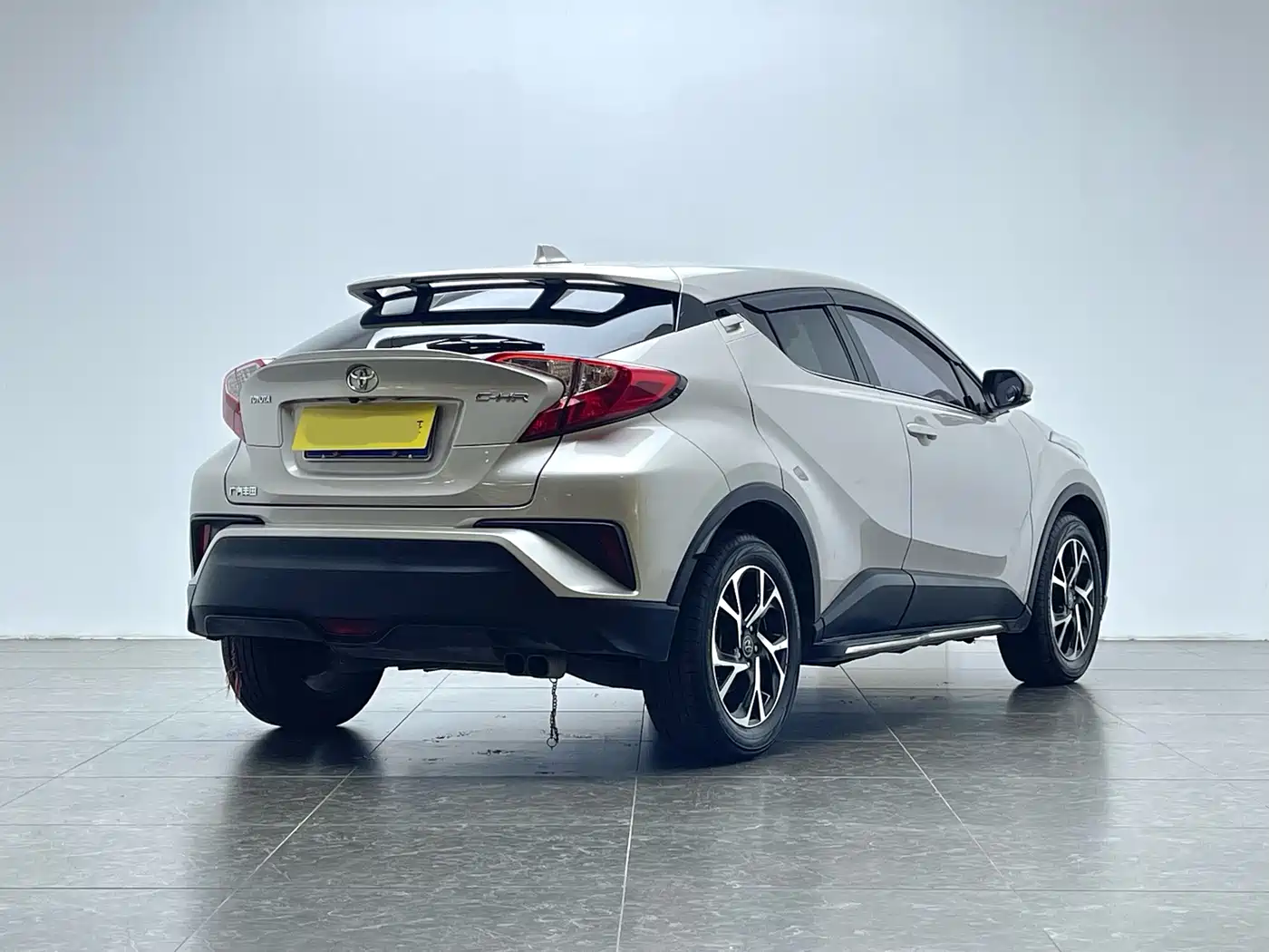 Toyota C-HR 2020 Model 2.0L Leading фото 3