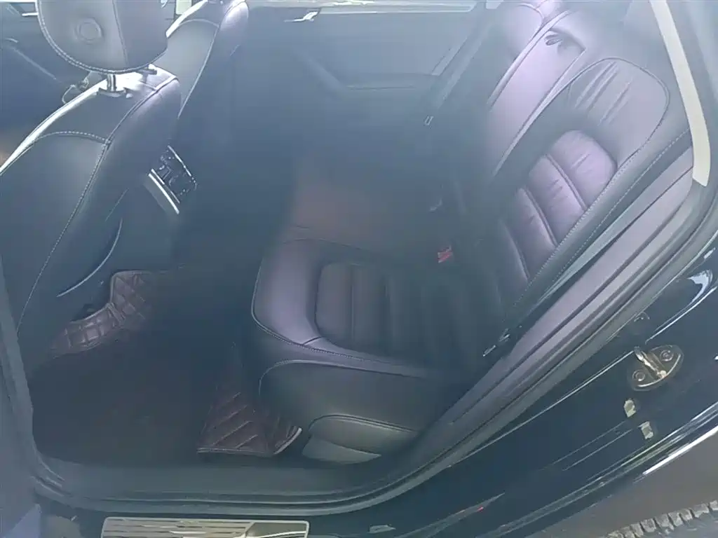 Volkswagen Passat 2017 330TSI DSG Prestige фото 17