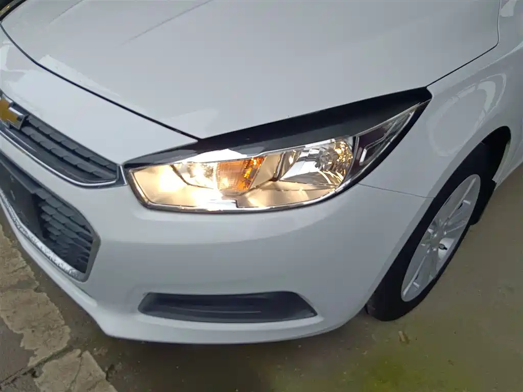 Chevrolet Cruze 2015 1.5L Automatic Fashion Navigation Edition фото 18