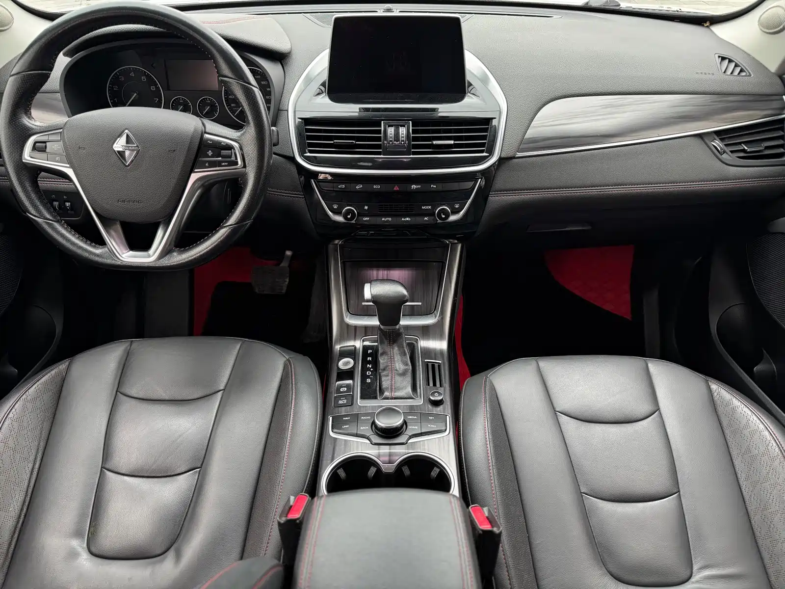 Фото 2 - Borgward BX6
