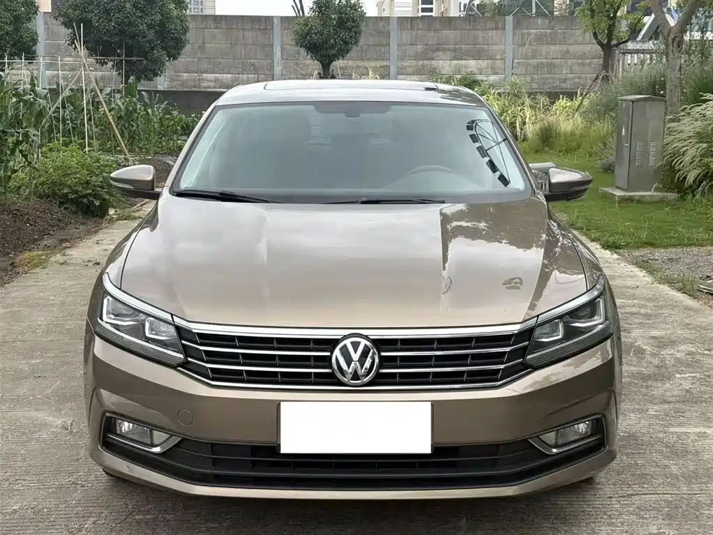 Volkswagen Passat 2016 280TSI DSG Honor Edition фото 2
