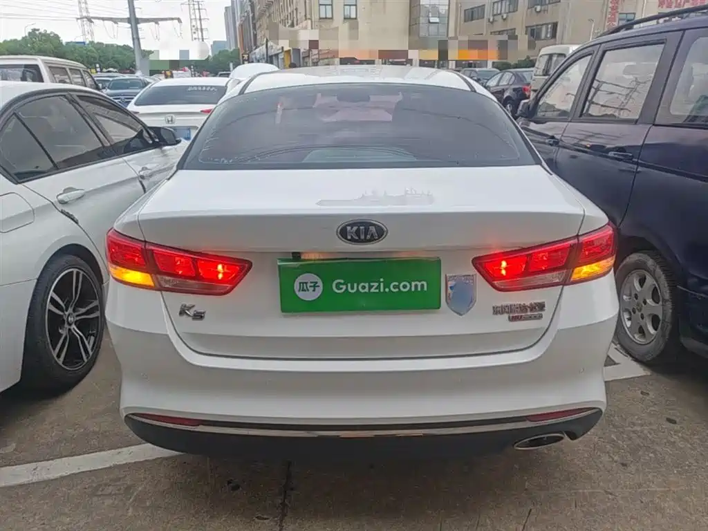 Kia K5 2016 2.0L Automatic GLS фото 6