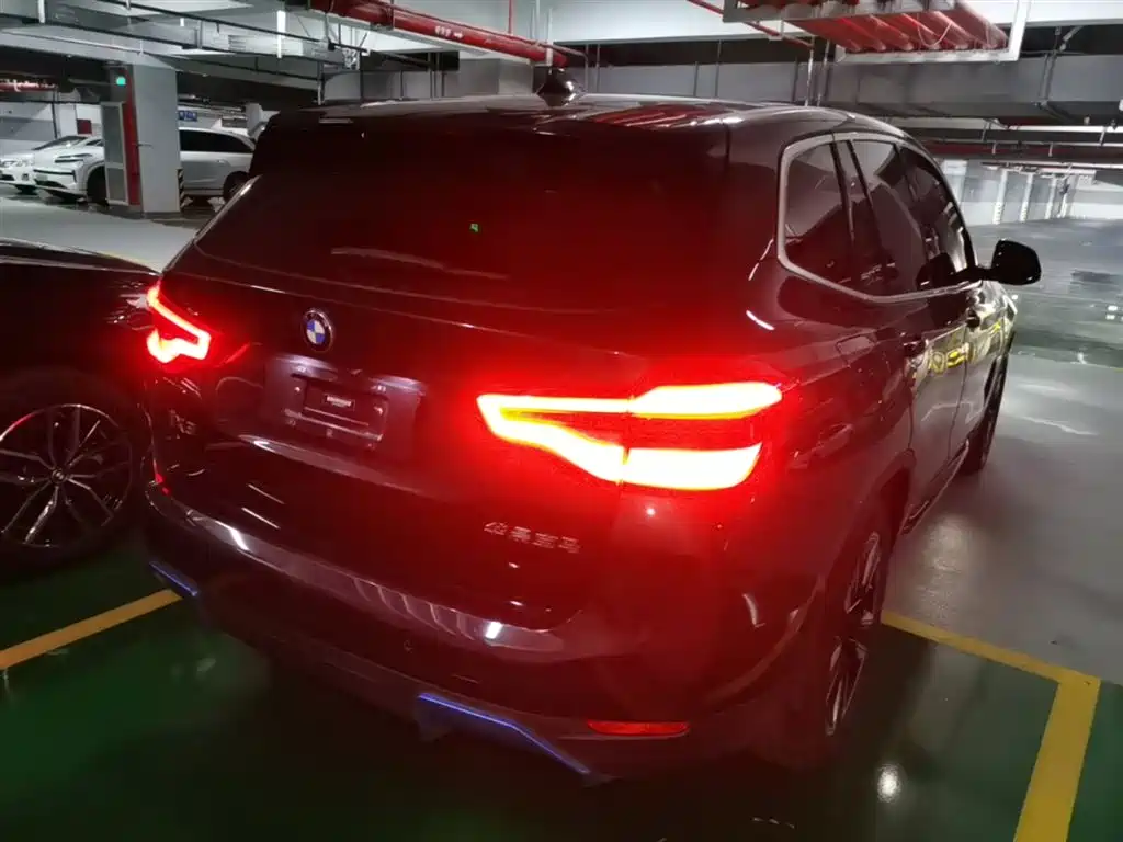 BMW iX3 2021 Leading фото 5