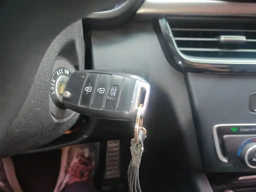 Kia K5 2016 2.0L Automatic GLS фото 9