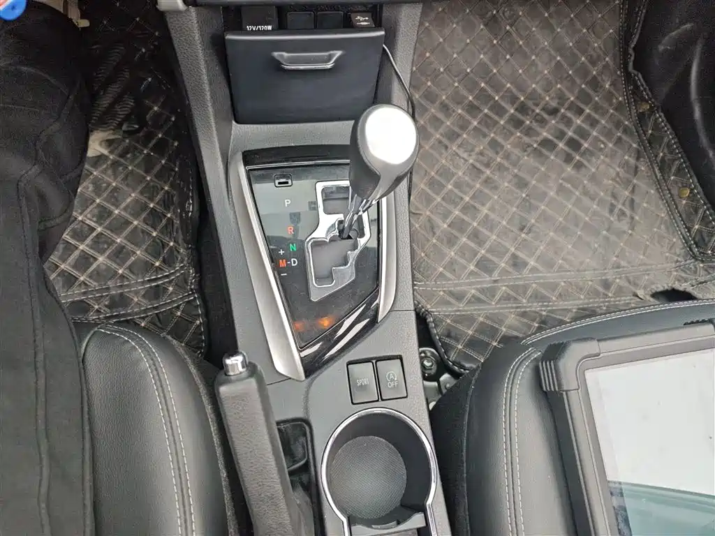 Toyota Corolla 2017 Facelift 1.2T S-CVT GL-i фото 14