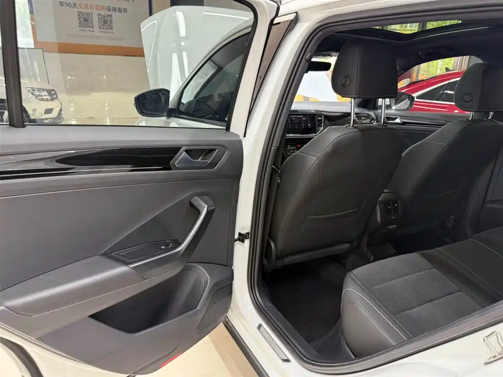 Volkswagen T-ROC 2021 280TSI DSG 4WD Luxury Connected фото 17
