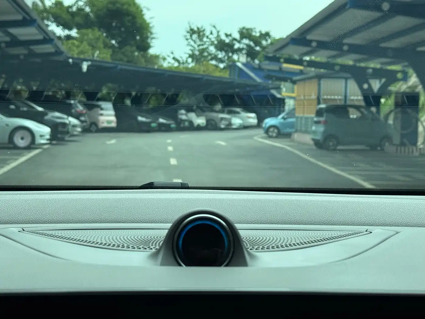 Voyah Auto Voyah Dreamer 2022 Low-carbon Dream+Smart Package фото 27