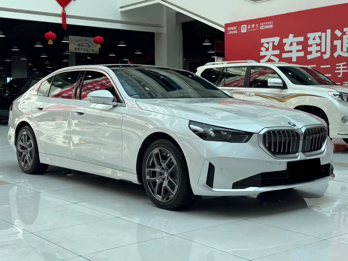 BMW 5 Series 2024 530Li Leading M Sport Package фото 3