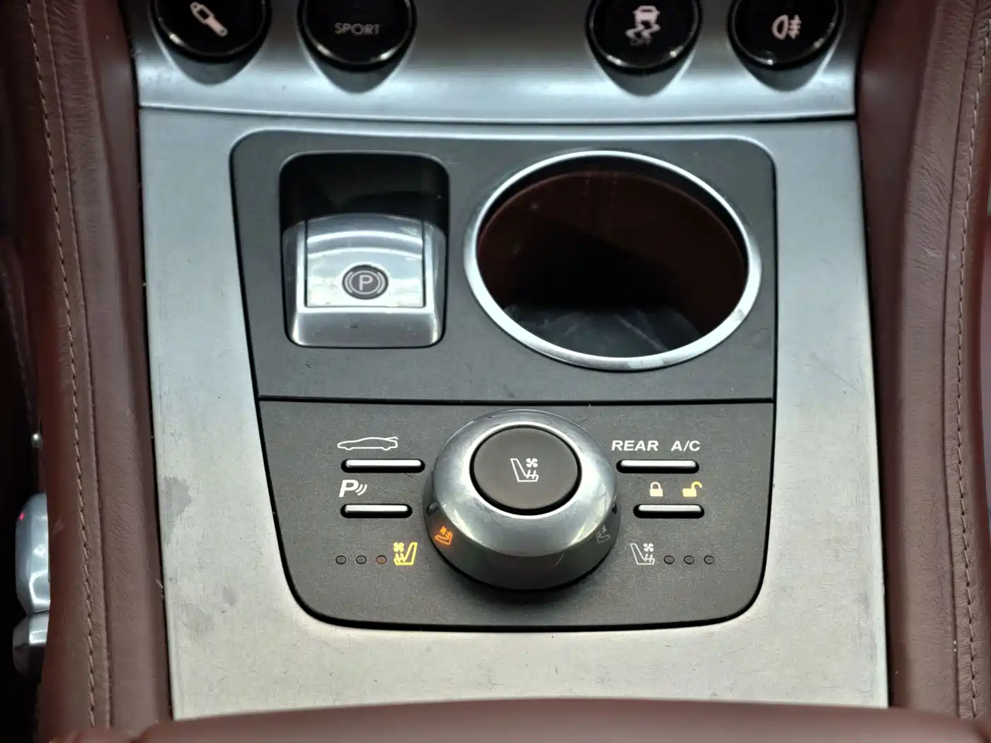 Aston Martin Rapide 2012 2010 6.0L