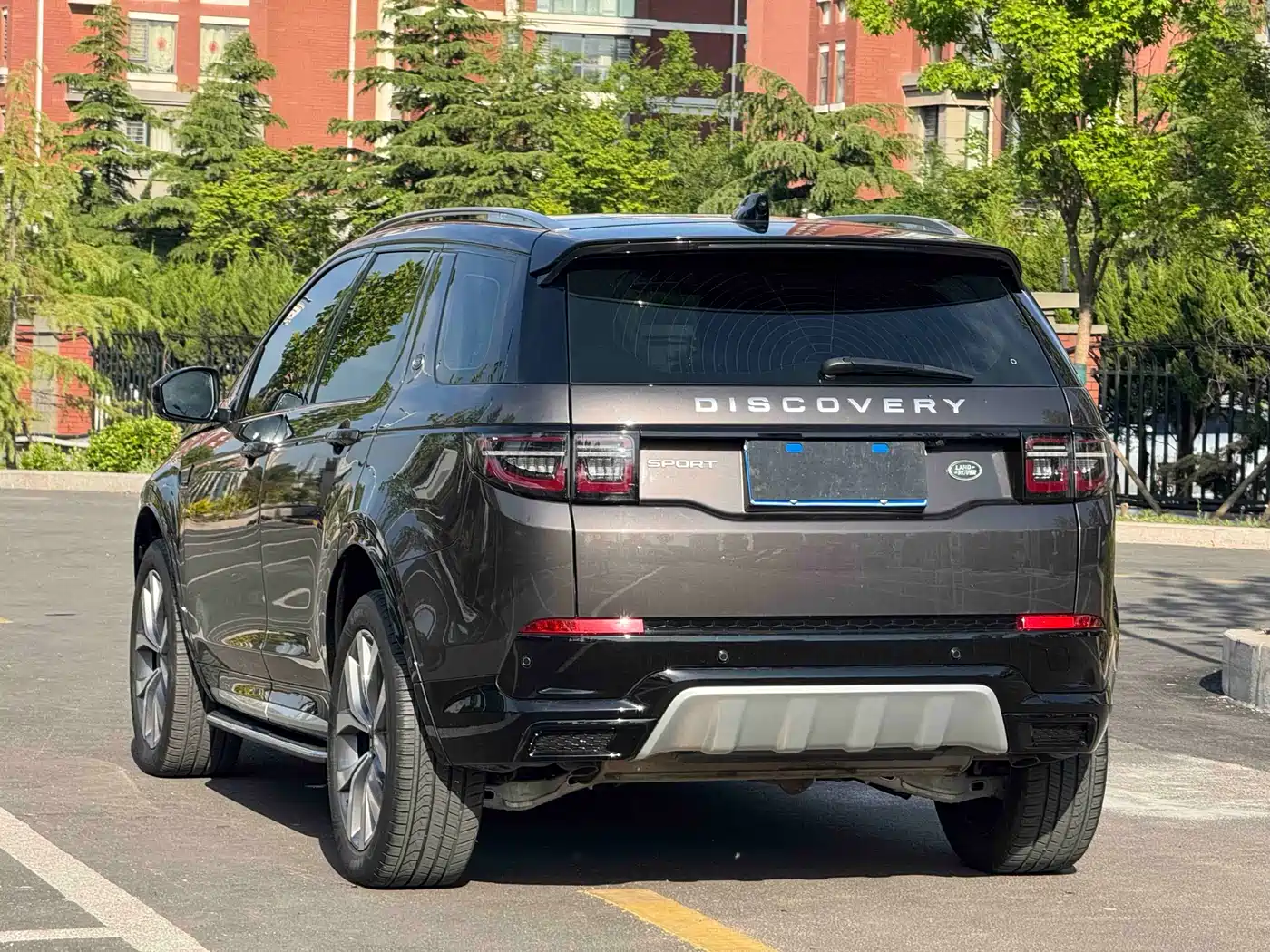 Land Rover Discovery Sport 2024 Luxury Custom Edition фото 28