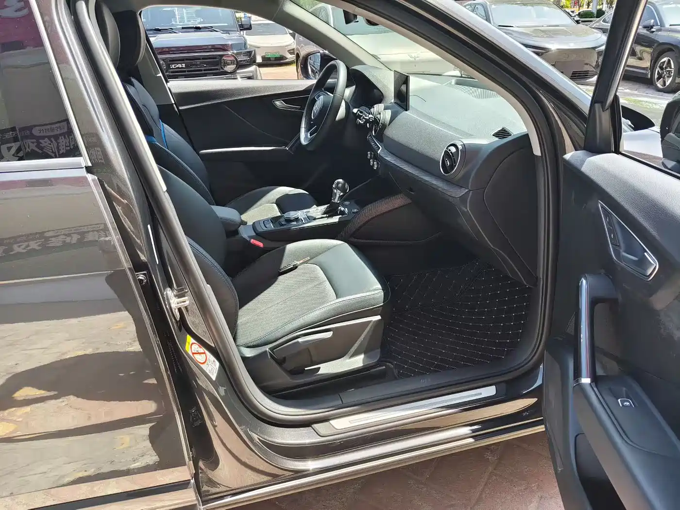 AUDI Q2L E-TRON