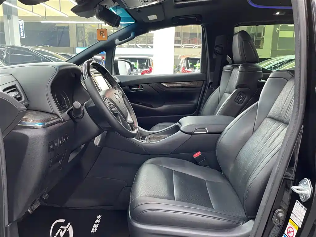 Toyota Alphard 2019 Hybrid 2.5L Premium Edition фото 8