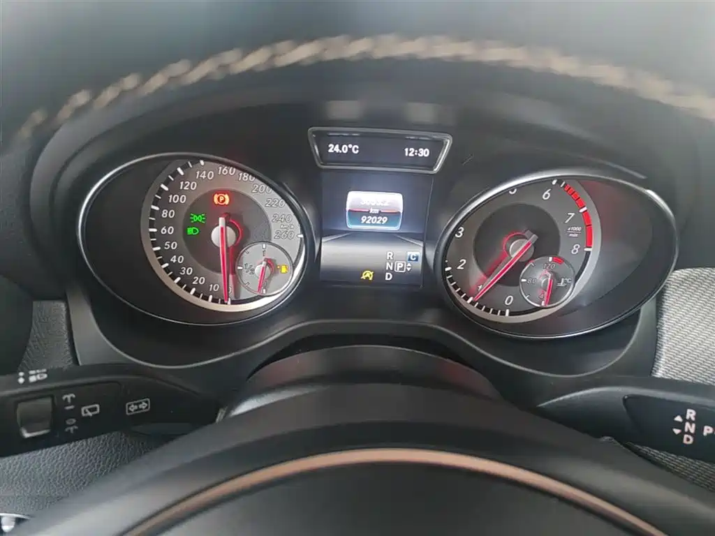 Mercedes-Benz GLA 2016 GLA 220 4MATIC Fashion фото 12